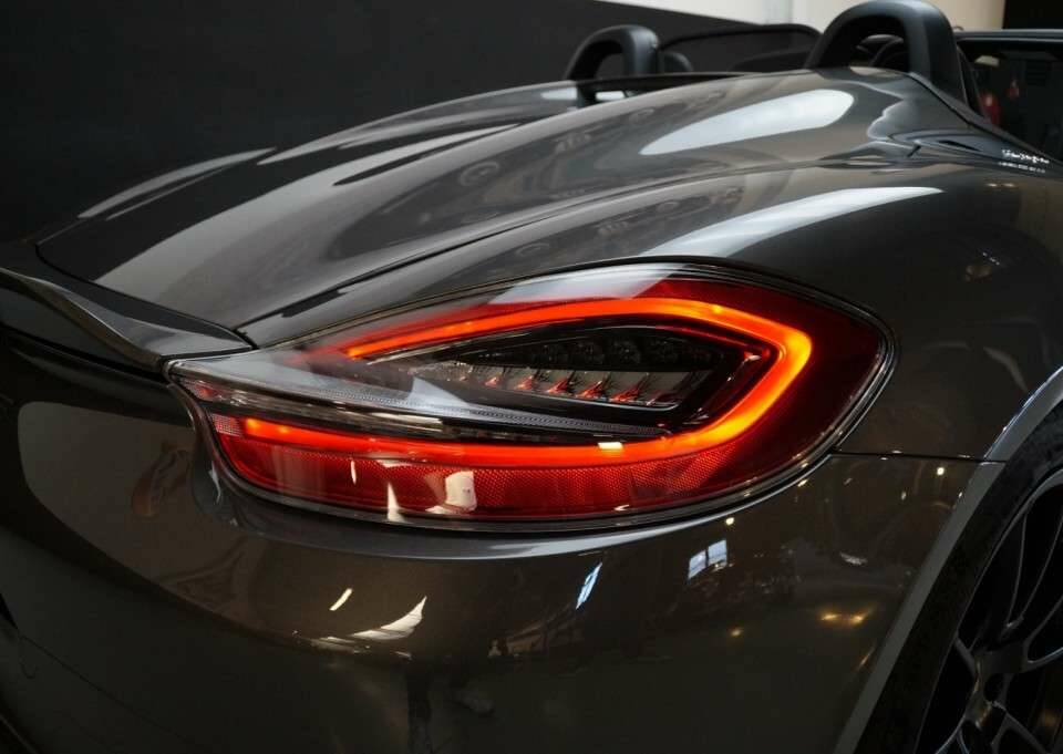 Image 14/50 of Porsche Boxster Spyder (2016)