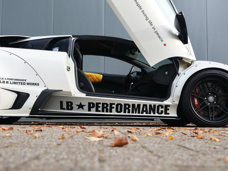 Afbeelding 33/82 van Lamborghini Murciélago (2002)