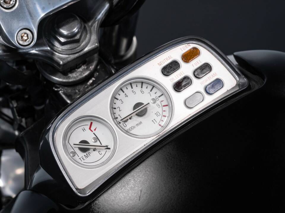 Bild 41/50 von Yamaha V-Max 1200 (1991)