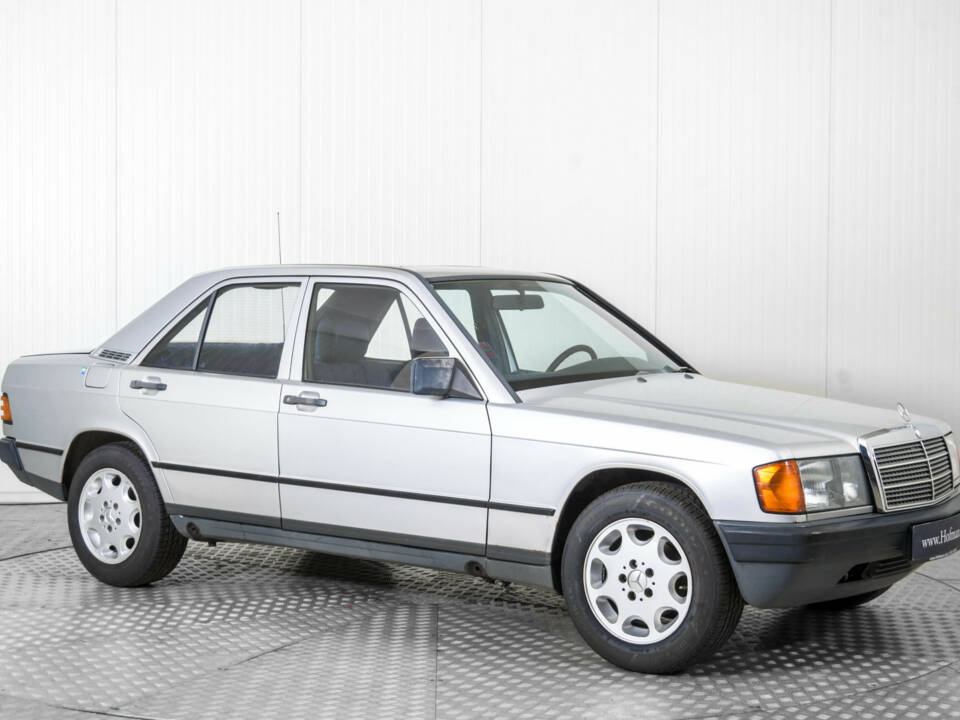 Bild 5/50 von Mercedes-Benz 190 E (1986)