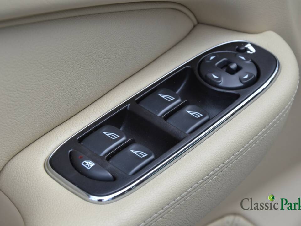 Immagine 17/46 di Jaguar XJ 8 3.5 (2007)