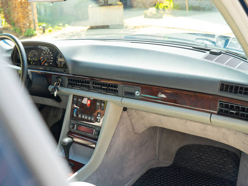 Bild 36/64 von Mercedes-Benz 500 SEL (1984)