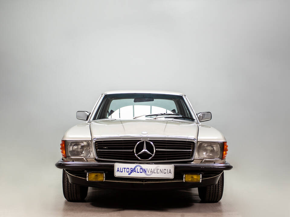 Image 2/31 de Mercedes-Benz 450 SLC (1977)