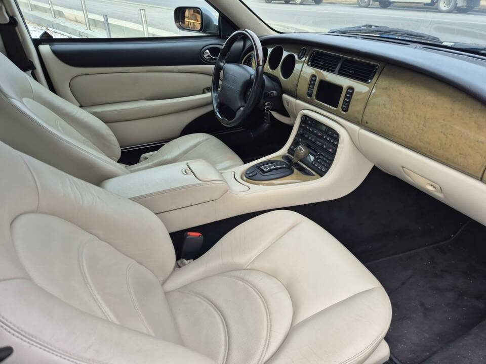 Afbeelding 8/10 van Jaguar XKR (2001)