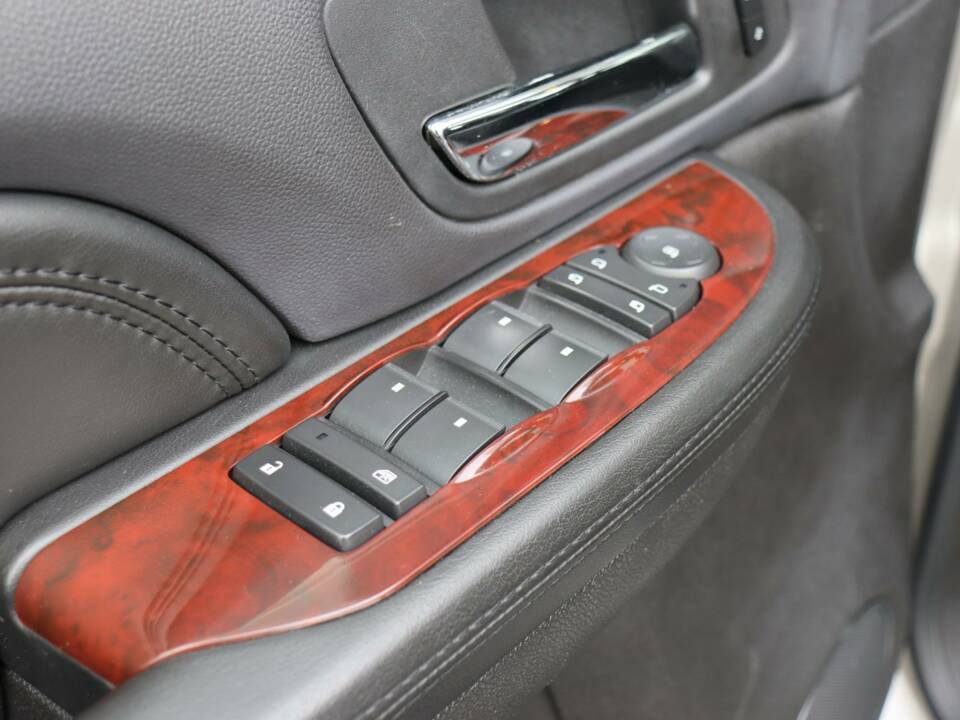 Bild 23/50 von Cadillac Escalade (2009)