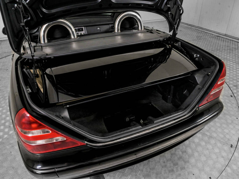 Image 46/50 of Mercedes-Benz SLK 200 Kompressor (2001)
