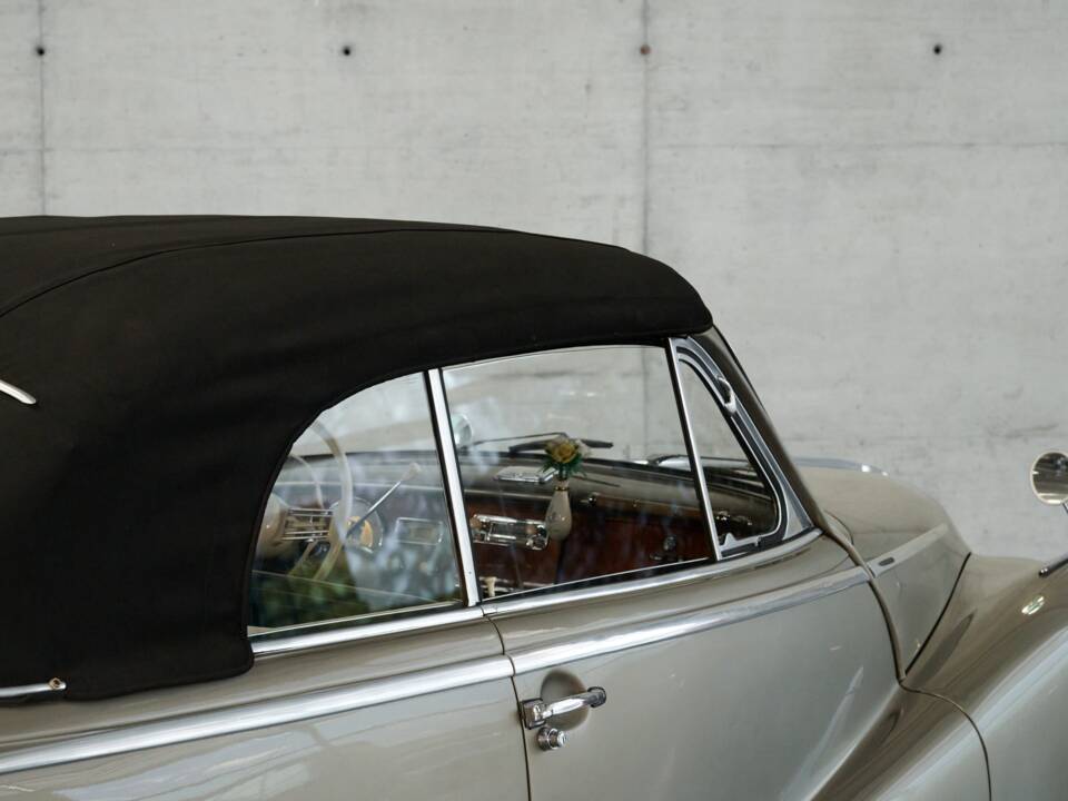 Immagine 43/50 di BMW 502 Baur (1955)