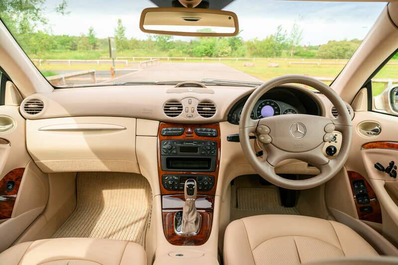 Bild 28/47 von Mercedes-Benz CLK 320 (2003)