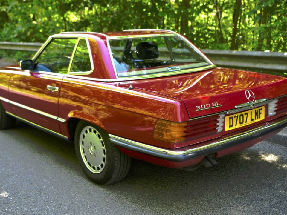 Image 9/50 of Mercedes-Benz 300 SL (1988)