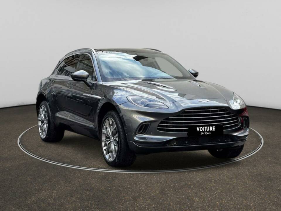 Image 3/13 de Aston Martin DBX 4.0 V8 (2021)