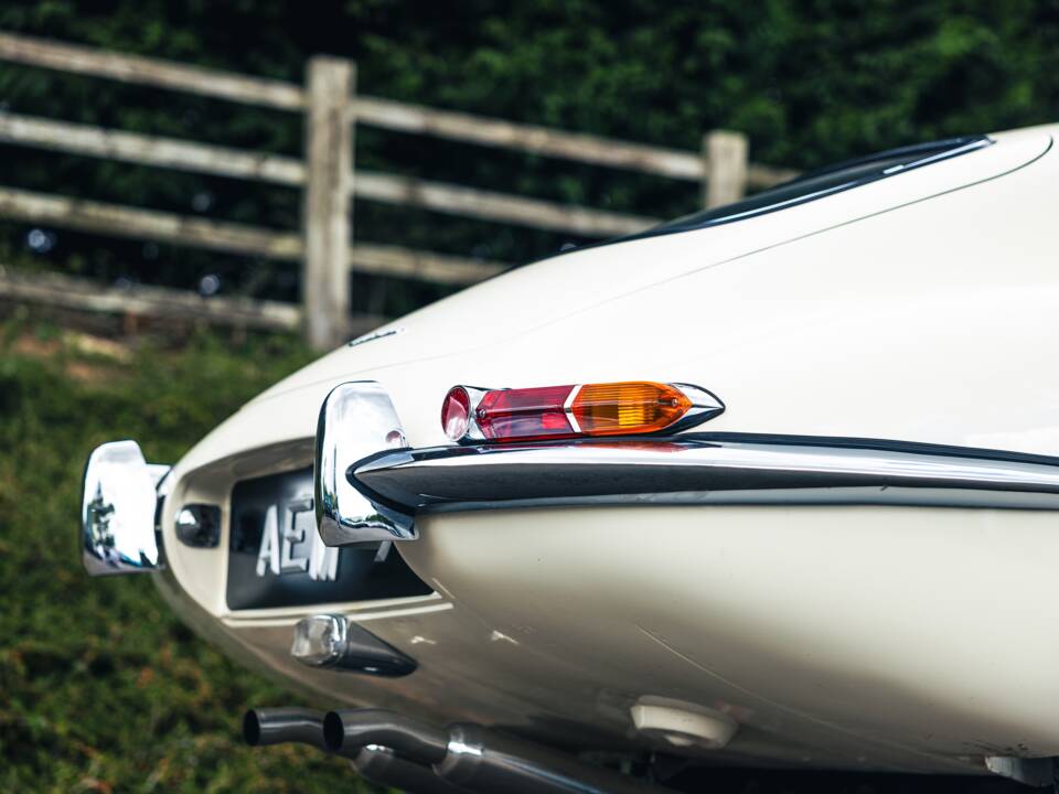 Image 31/50 de Jaguar Type E 3.8 (1963)