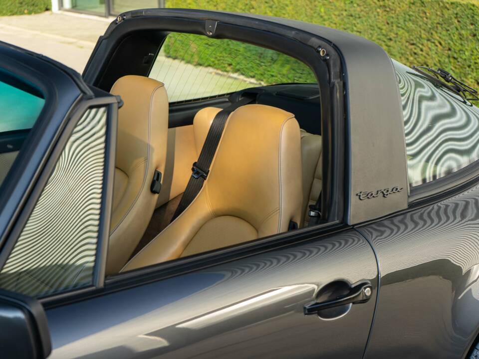 Bild 9/34 von Porsche 911 Carrera 4 (1991)