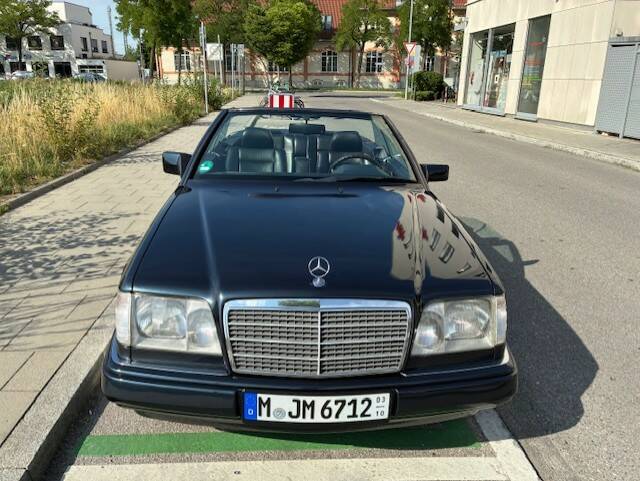 Bild 1/14 von Mercedes-Benz E 220 (1996)