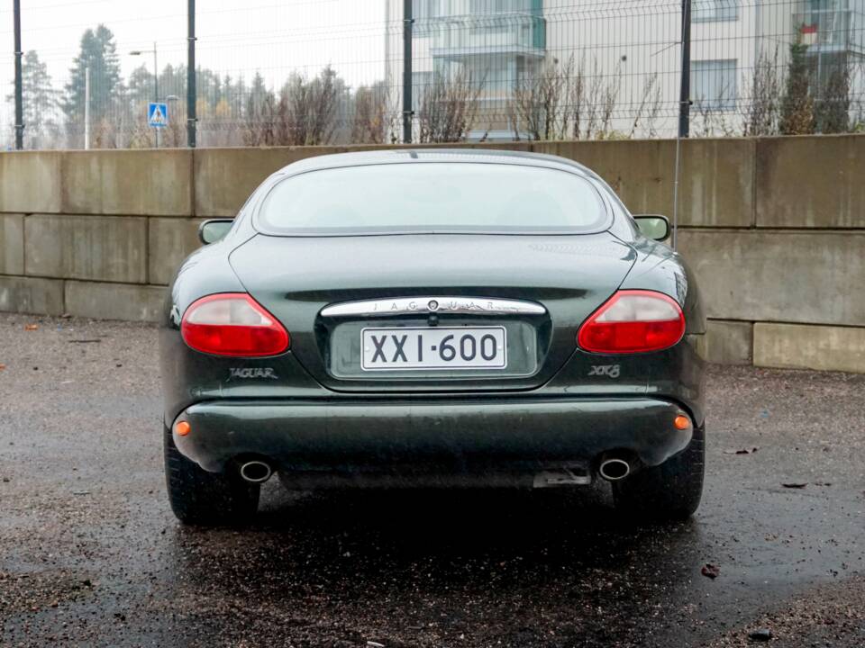 Immagine 12/38 di Jaguar XK8 4.0 (1996)