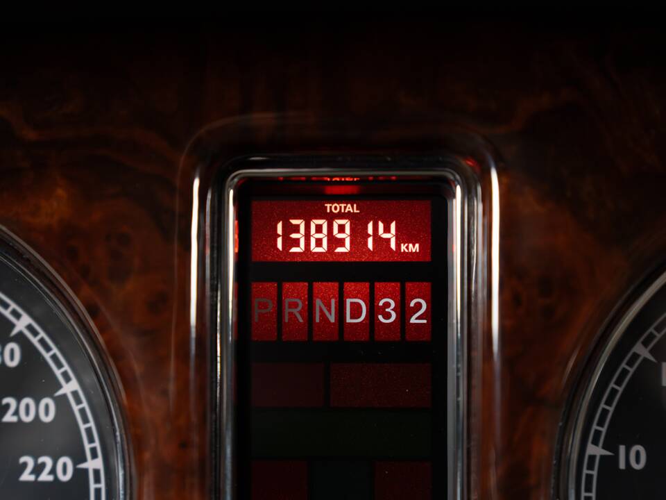 Image 33/46 of Bentley Arnage T (2004)