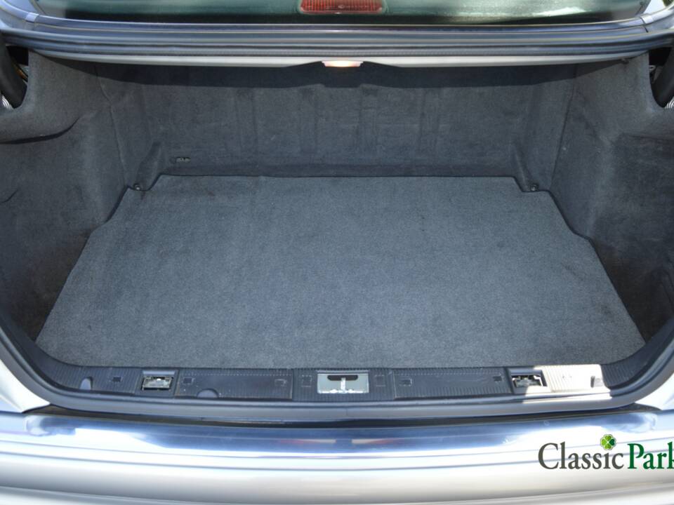 Image 12/50 de Mercedes-Benz E 50 AMG (1996)