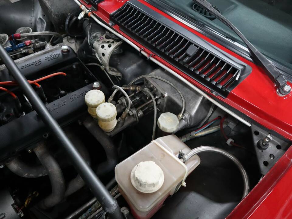 Bild 32/46 von Alfa Romeo GTV 2.0 (1982)