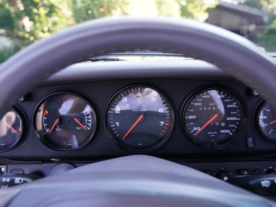 Bild 9/17 von Porsche 911 Carrera (1998)