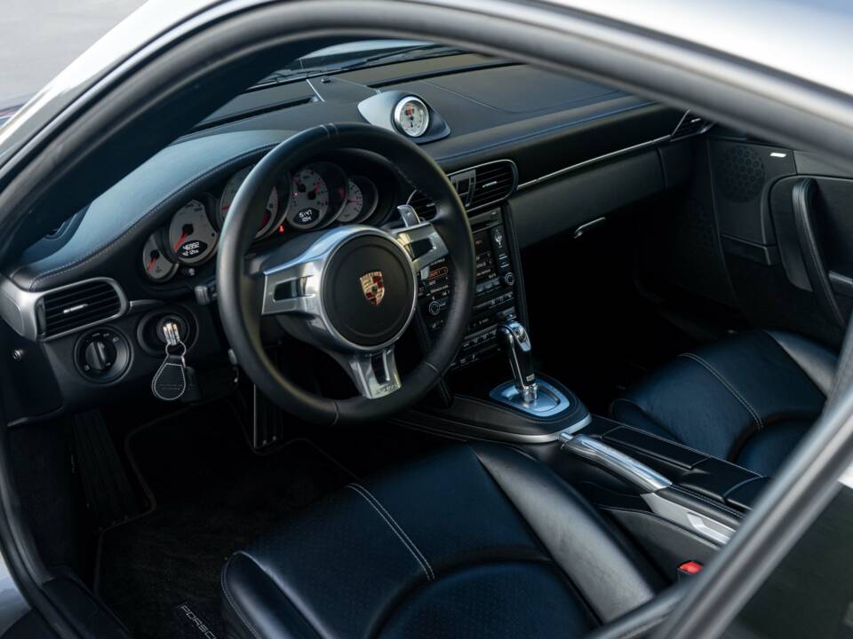 Bild 9/22 von Porsche 911 Turbo S (2012)