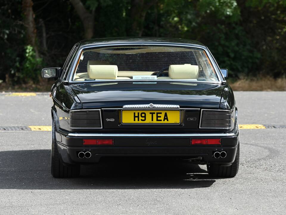 Image 6/21 of Daimler XJ 6 4.0 (1990)