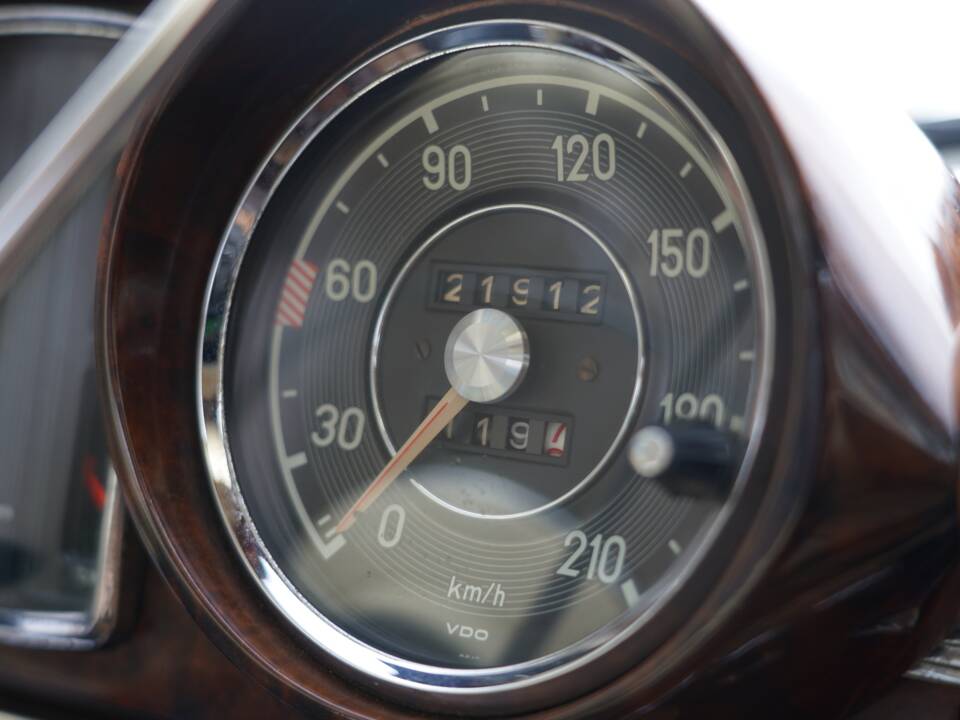 Bild 8/18 von Mercedes-Benz 300 SE (1965)