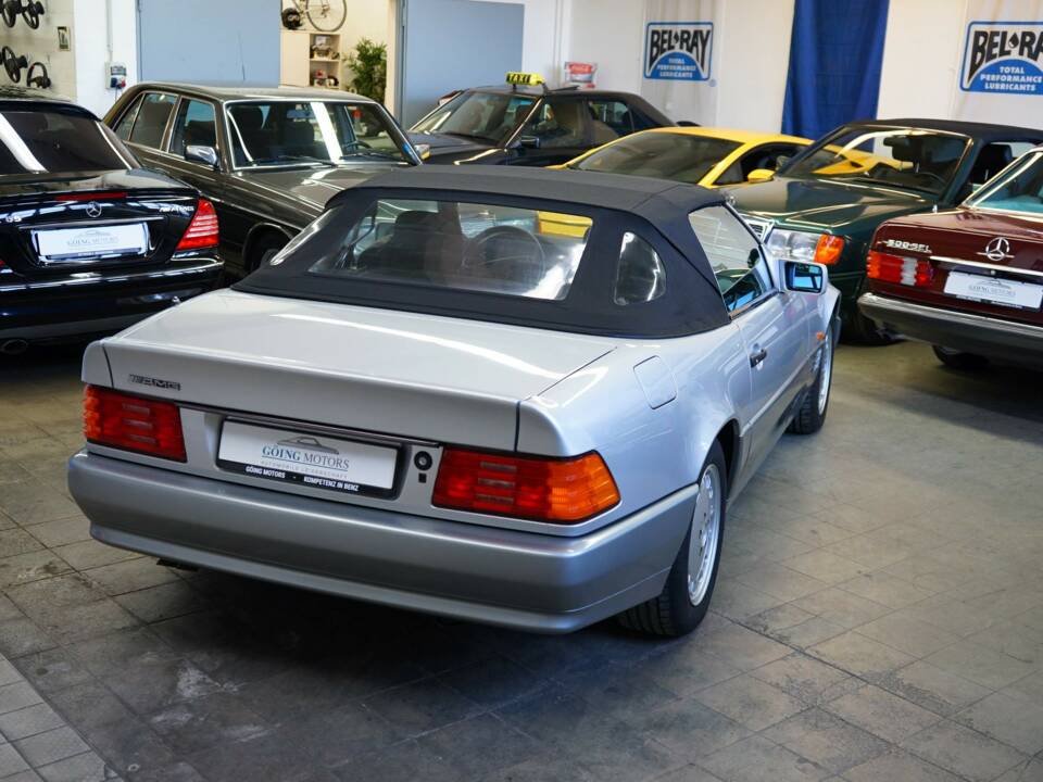 Image 18/42 of Mercedes-Benz 500 SL (1992)