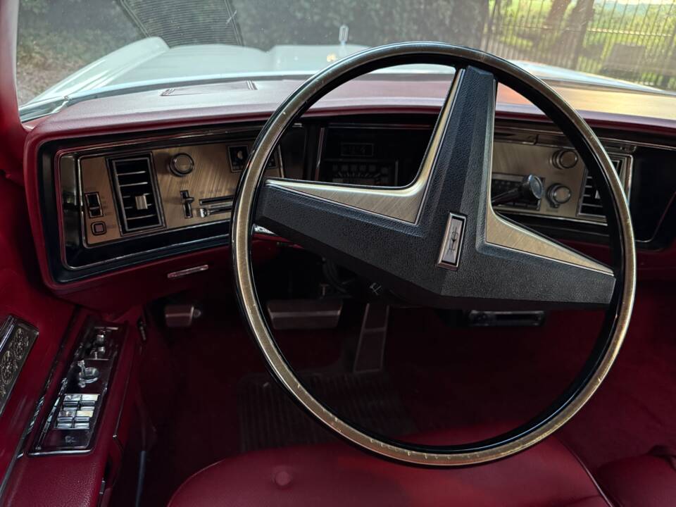Bild 9/21 von Oldsmobile Toronado Brougham (1973)