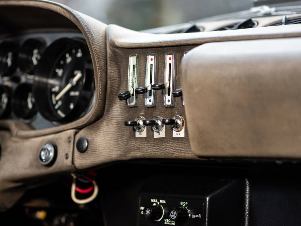 Image 46/50 de Ferrari 365 GTB/4 Daytona (1973)