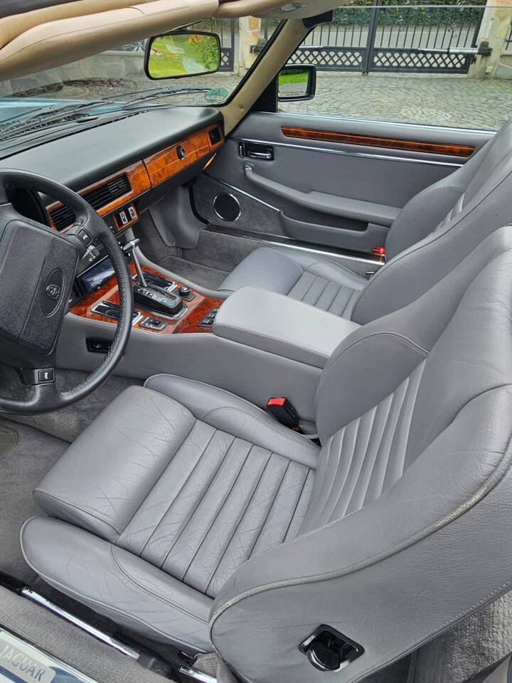 Image 8/13 de Jaguar XJS 5.3 V12 (1990)
