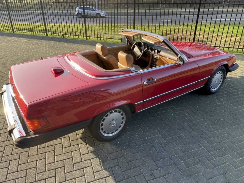 Image 8/36 de Mercedes-Benz 560 SL (1987)