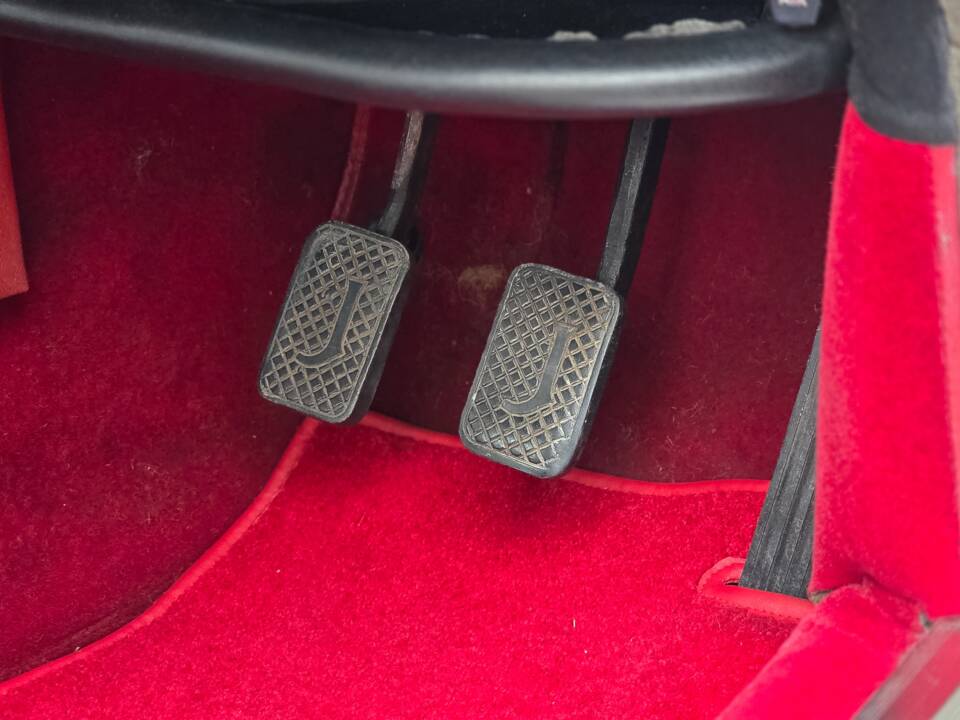 Image 13/50 of Jaguar XJ 6 4.2 (1972)