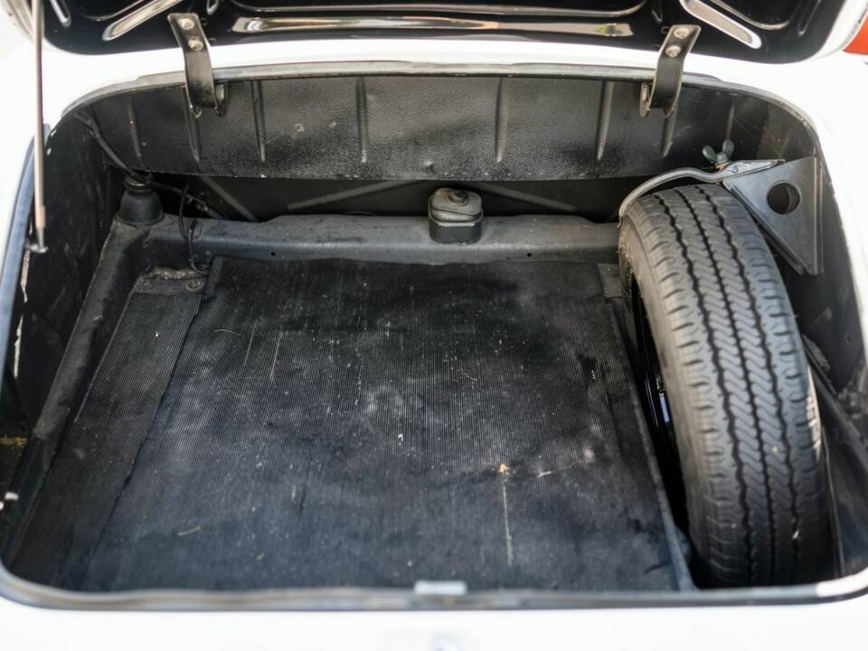 Image 23/25 of Mercedes-Benz 190 SL (1958)