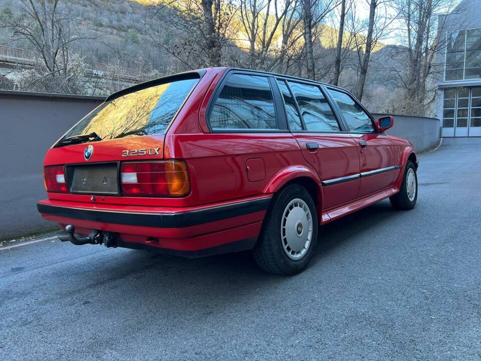 Bild 2/108 von BMW 325ix (1989)