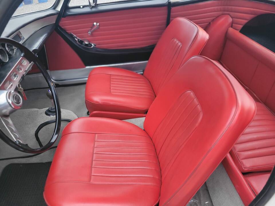Image 4/5 of Volvo P 1800 (1961)