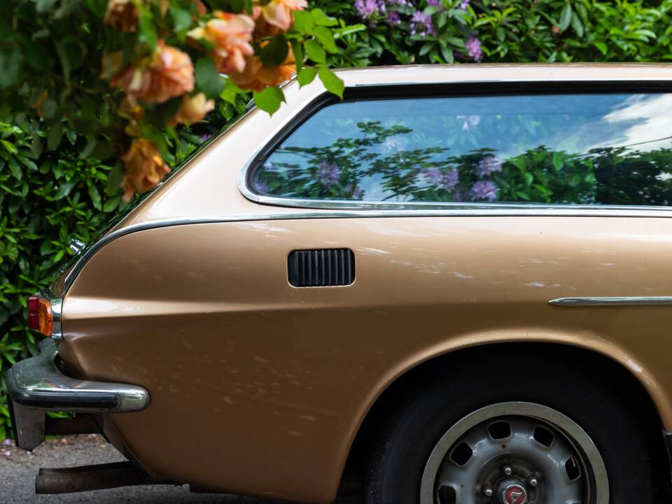 Image 10/50 of Volvo 1800 ES (1973)