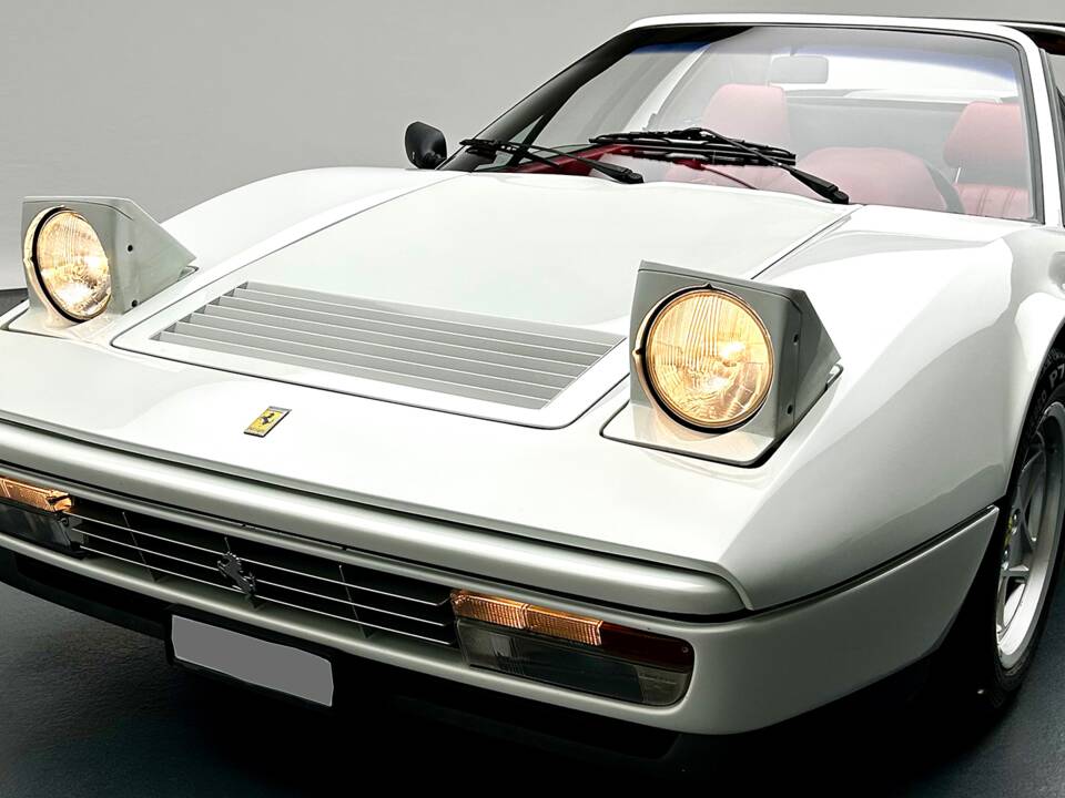 Bild 8/18 von Ferrari 328 GTS (1987)