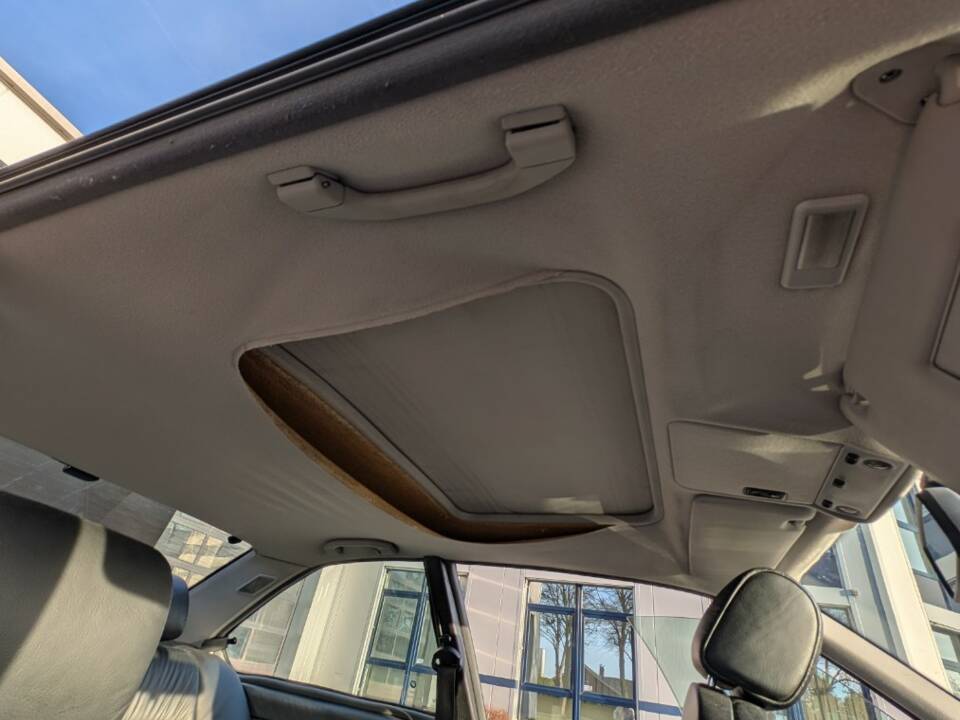 Immagine 20/72 di BMW 328i (1996)