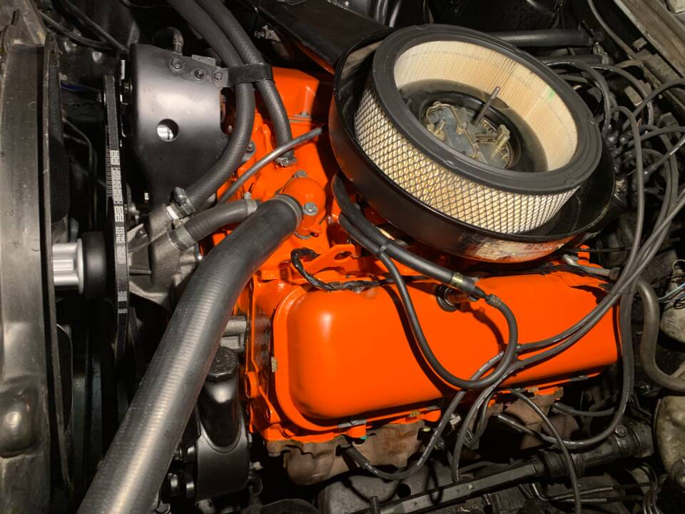 Bild 16/34 von Chevrolet Impala Convertible (1971)