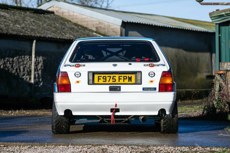 Afbeelding 6/50 van Lancia Delta HF Integrale Evoluzione I "Martini 5" (1989)