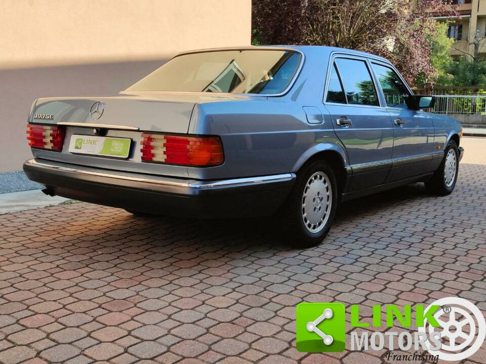 Image 3/10 de Mercedes-Benz 300 SE (1986)