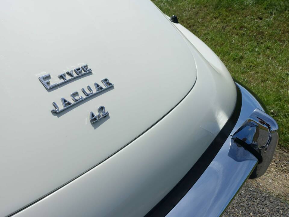 Image 5/39 de Jaguar XK-E (2+2) (1970)