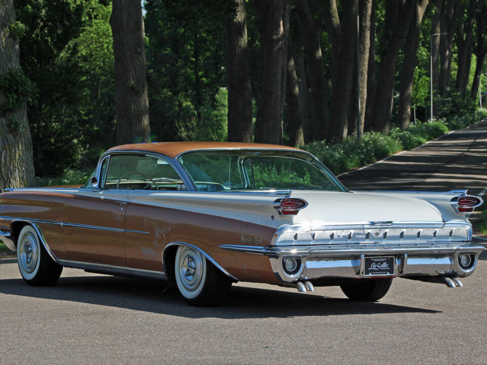 Image 6/30 of Oldsmobile 98 Holiday SceniCoupe (1959)