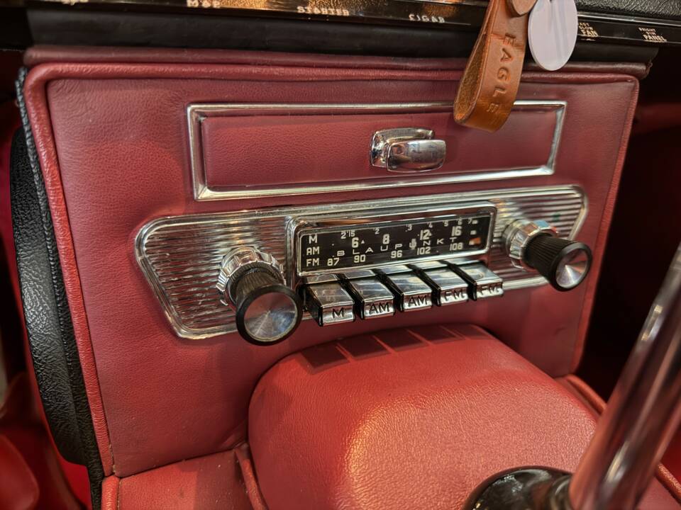 Image 1/5 de Jaguar Type E 4.2 (1964)