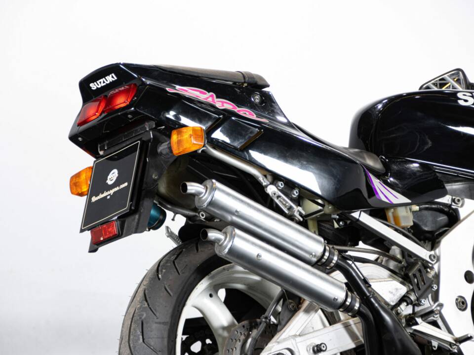 Afbeelding 12/45 van Suzuki RGV 250 Gamma (1992)