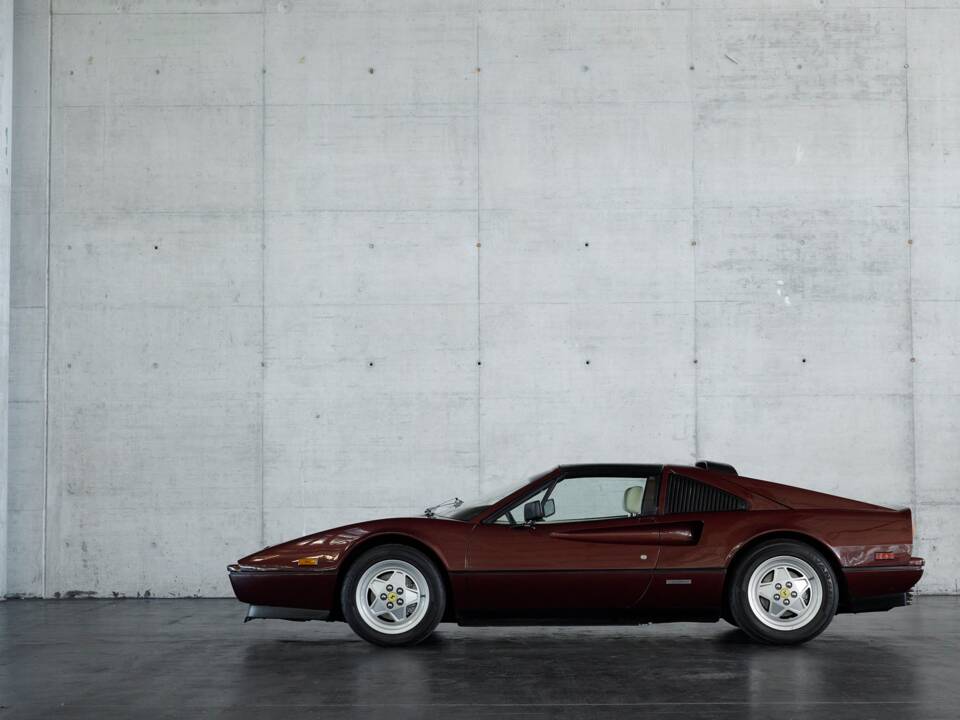 Bild 31/50 von Ferrari 328 GTS (1988)