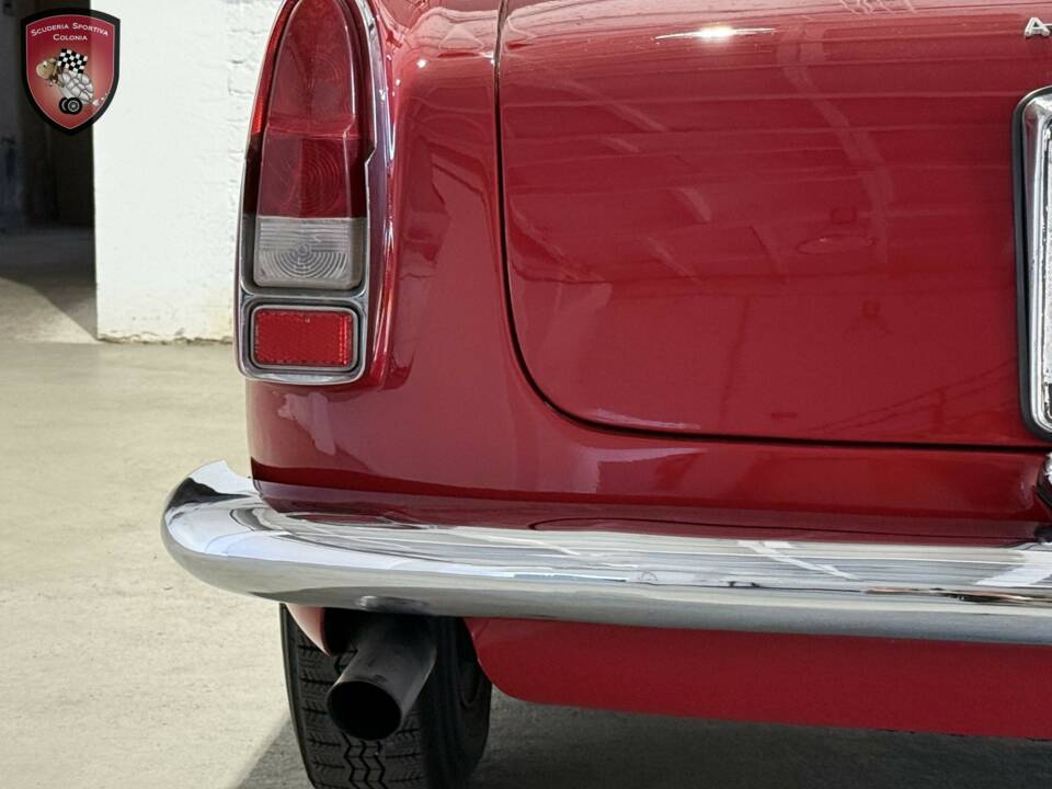 Bild 61/76 von Alfa Romeo 2600 Spider (1964)