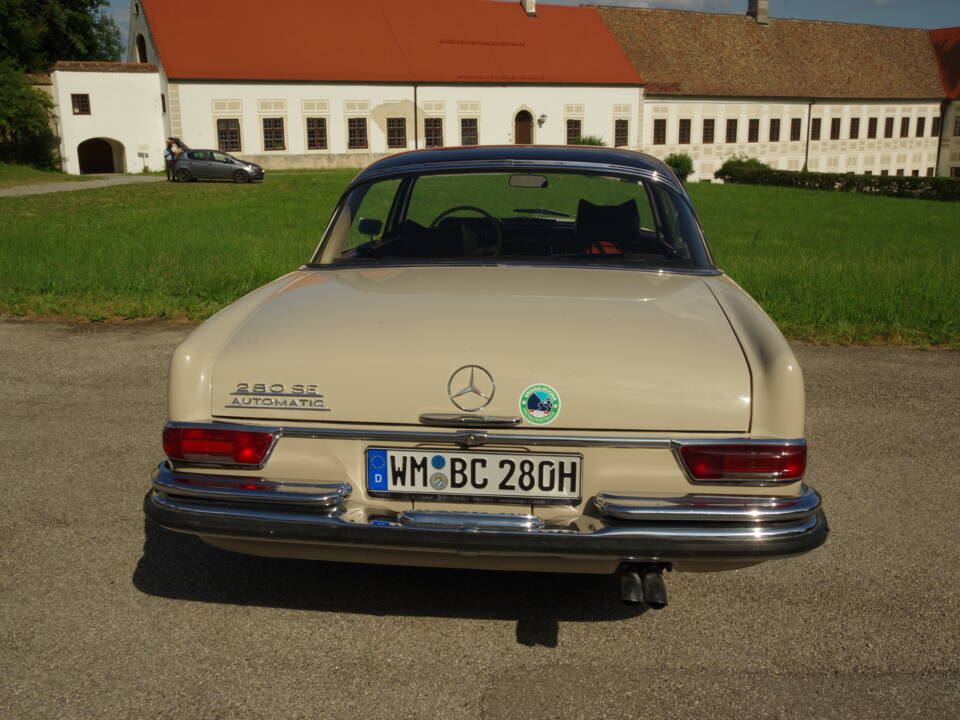 Image 17/73 de Mercedes-Benz 280 SE (1969)