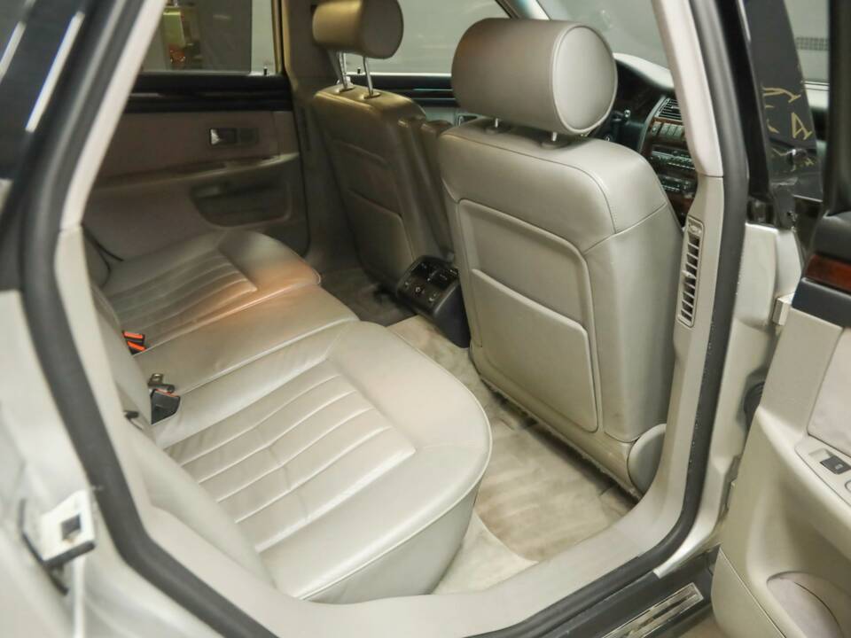 Immagine 47/50 di Audi A8 4.2 quattro (1995)
