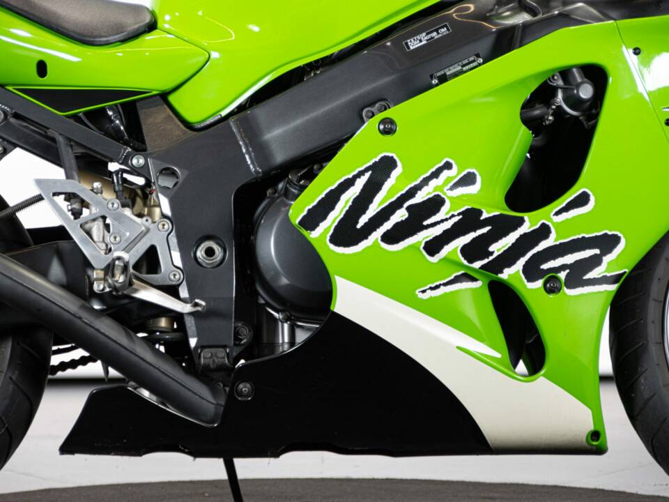 Immagine 31/50 di Kawasaki Ninja 750 ZX-7R (1999)