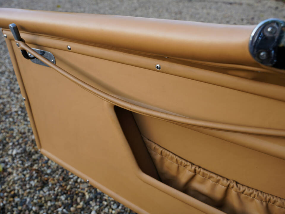 Image 42/50 of Nash-Healey Roadster (1953)